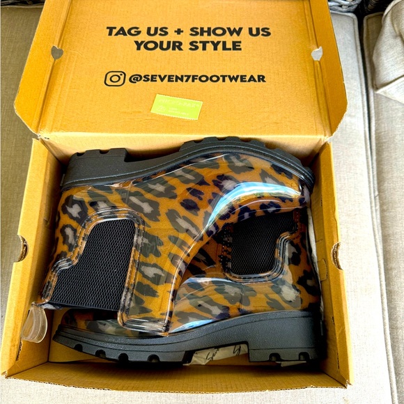 Halifax, Rain Booties, Brown Leopard, Size 10 - Picture 6 of 7